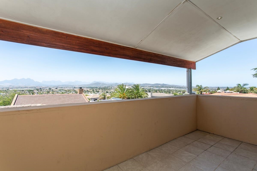 6 Bedroom Property for Sale in Vredekloof Heights Western Cape